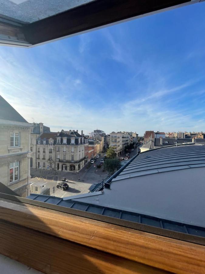 Au Cœur De La Ville De Reims Buitenkant foto